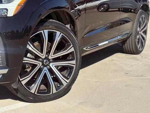 2023 Volvo XC60 B5 Ultimate Bright Theme