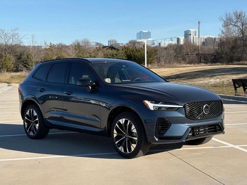 Denim Blue 2026 Volvo XC60 Plug-In Hybrid T8 Plus