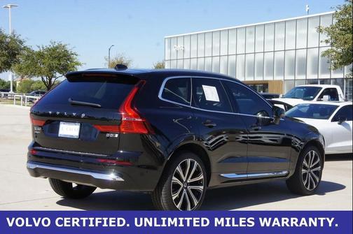 2023 Volvo XC60 B5 Ultimate Bright Theme