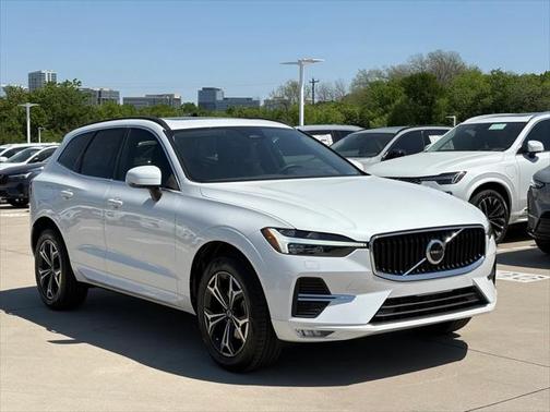 2022 Volvo XC60 B5 Momentum