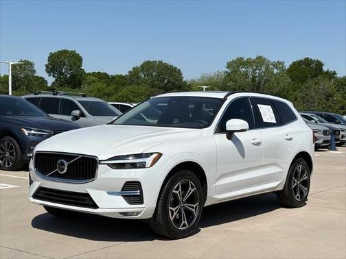 2022 Volvo XC60 B5 Momentum