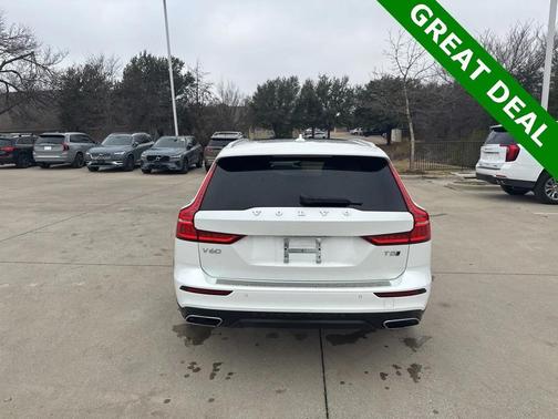 2022 Volvo V60 Cross Country T5