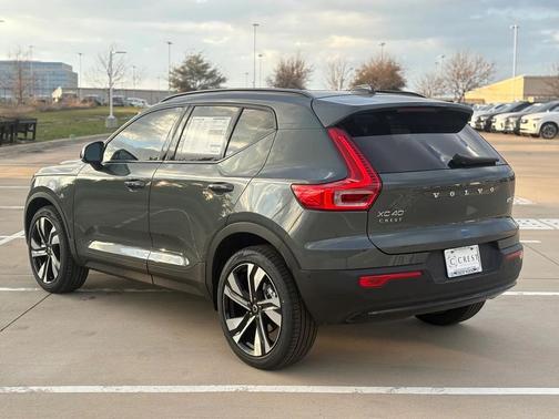 2026 Volvo XC40 B5 Ultra