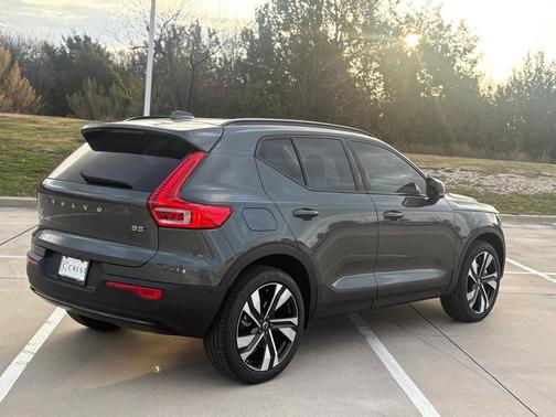 2026 Volvo XC40 B5 Ultra