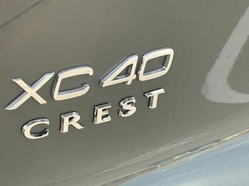 2026 Volvo XC40 B5 Ultra