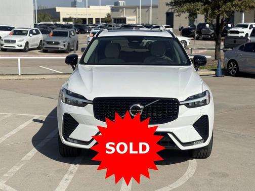 2023 Volvo XC60 B5 Plus Dark Theme