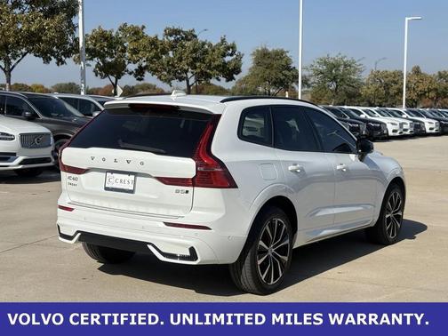 2023 Volvo XC60 B5 Plus Dark Theme