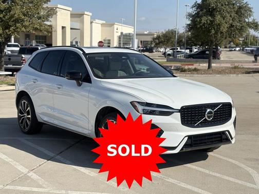 2023 Volvo XC60 B5 Plus Dark Theme