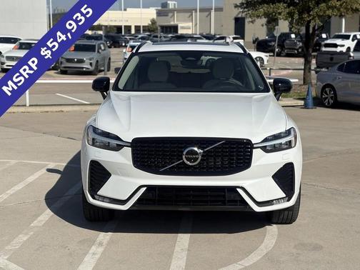 2023 Volvo XC60 B5 Plus Dark Theme