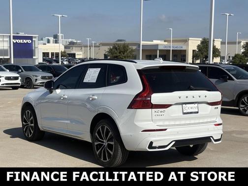 2023 Volvo XC60 B5 Plus Dark Theme