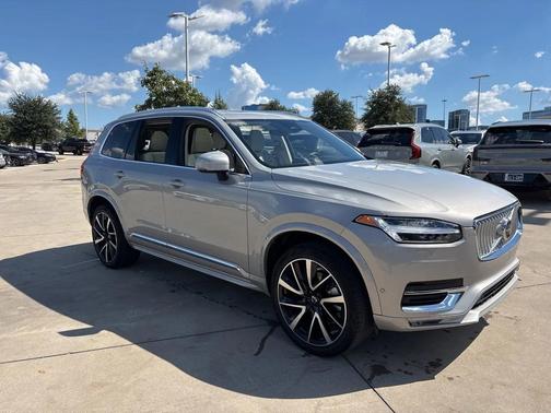 2024 Volvo XC90 B6 Plus Bright Theme 6-Seater