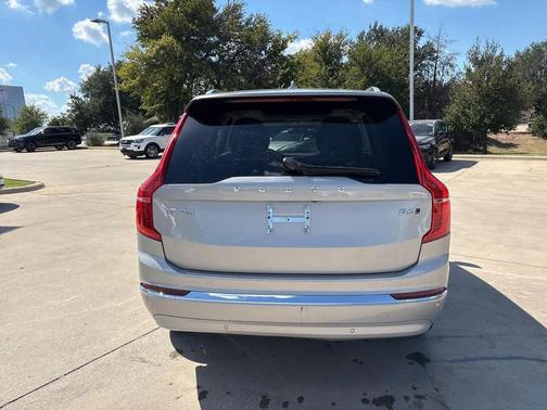 2024 Volvo XC90 B6 Plus Bright Theme 6-Seater