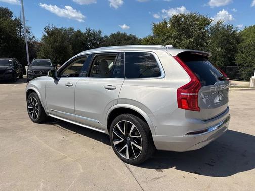 2024 Volvo XC90 B6 Plus Bright Theme 6-Seater
