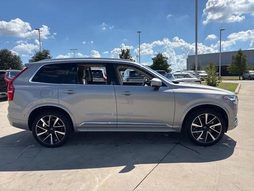 2024 Volvo XC90 B6 Plus Bright Theme 6-Seater