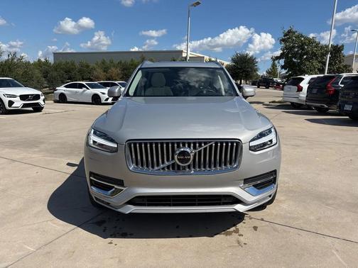 2024 Volvo XC90 B6 Plus Bright Theme 6-Seater