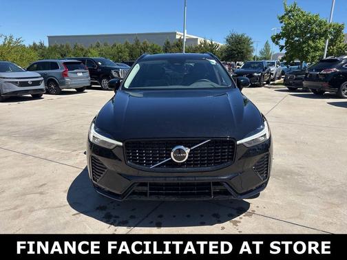 Onyx Black Metallic 2025 Volvo XC60 B5 AWD