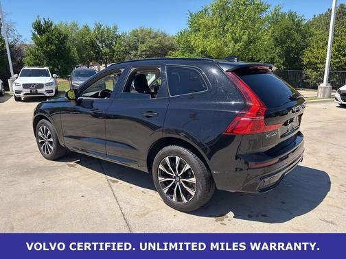 Onyx Black Metallic 2025 Volvo XC60 B5 AWD