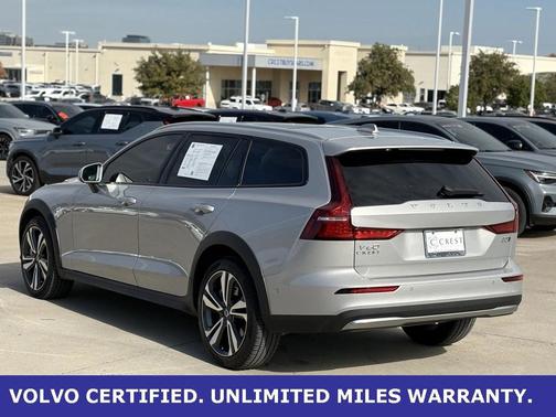 2025 Volvo V60 Cross Country B5 Plus