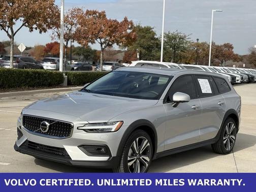 2025 Volvo V60 Cross Country B5 Plus