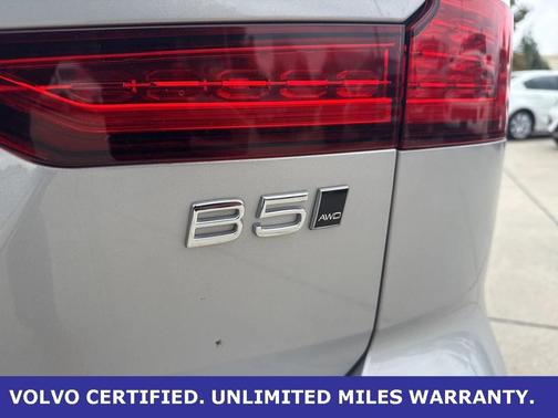 2025 Volvo V60 Cross Country B5 Plus