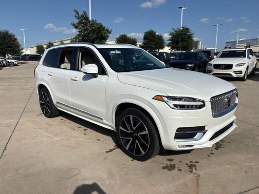 Crystal White 2023 Volvo XC90 B6 Plus 6-Seater
