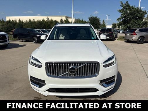 Crystal White Metallic 2023 Volvo XC90 B6 Plus 6-Seater