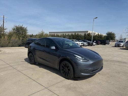 2023 Tesla Model Y Long Range