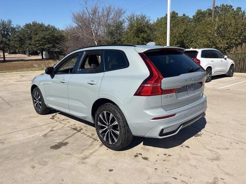 2025 Volvo XC60 B5 Plus