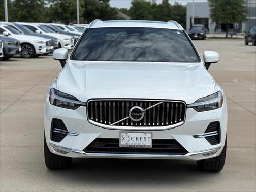 2023 Volvo XC60 B5 Ultimate Bright Theme
