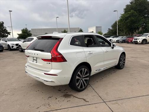 2023 Volvo XC60 B5 Ultimate Bright Theme