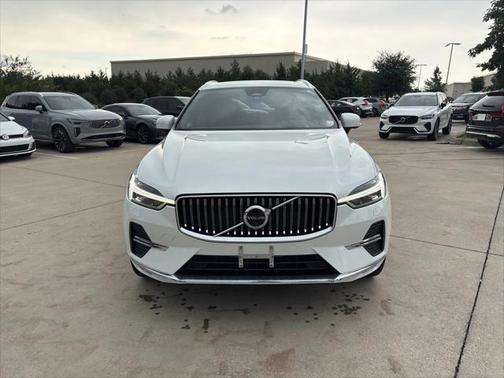 2023 Volvo XC60 B5 Ultimate Bright Theme