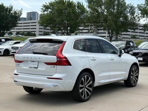 2023 Volvo XC60 B5 Ultimate Bright Theme