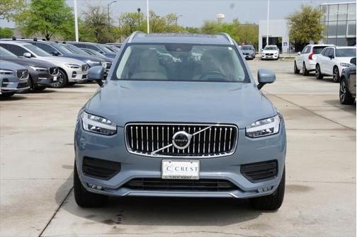 2022 Volvo XC90 T6 Momentum