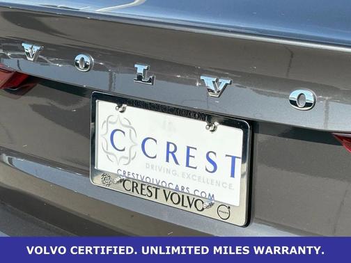 2023 Volvo S60 B5 Plus Dark Theme