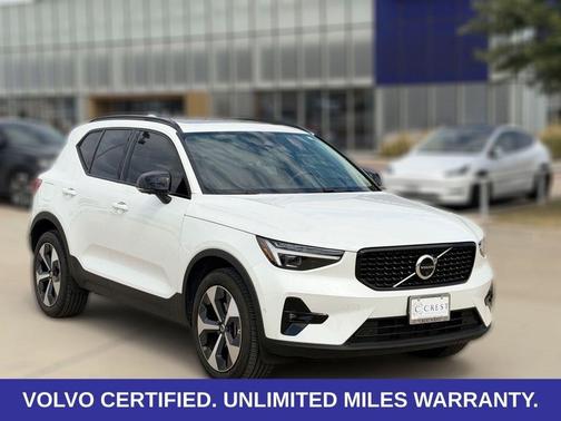 Crystal White 2026 Volvo XC40 B5 Plus