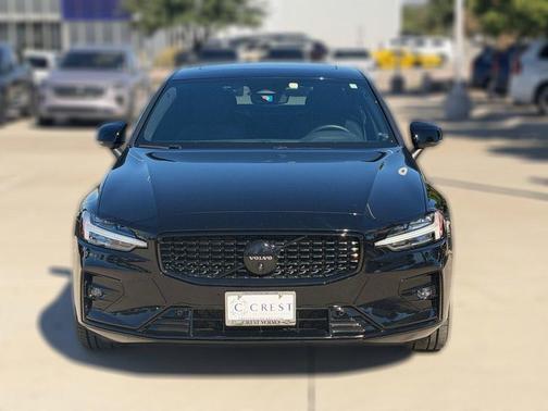 Onyx Black Metallic 2024 Volvo S60 B5 Plus Black Edition