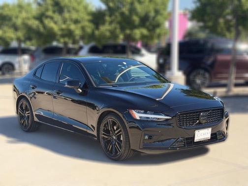 Onyx Black Metallic 2024 Volvo S60 B5 Plus Black Edition