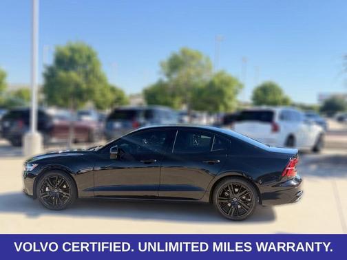 Onyx Black Metallic 2024 Volvo S60 B5 Plus Black Edition