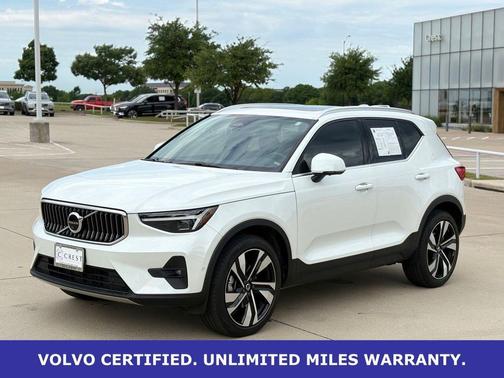 Crystal White 2023 Volvo XC40 Ultimate