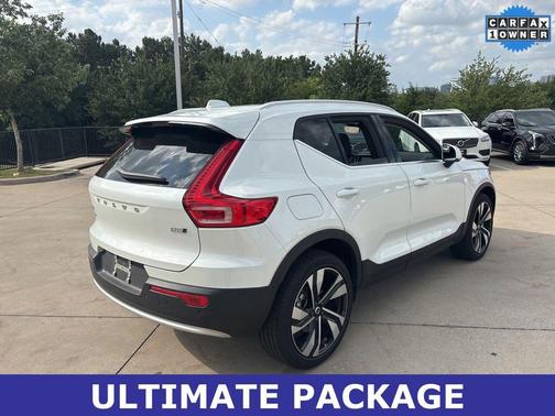 Crystal White 2023 Volvo XC40 Ultimate