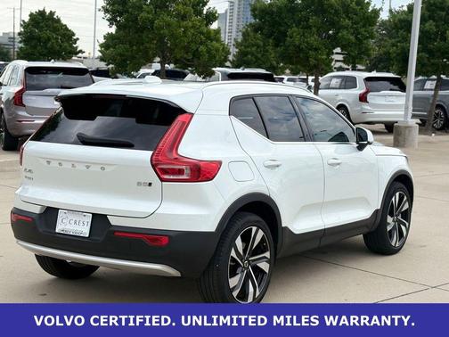 Crystal White 2023 Volvo XC40 Ultimate