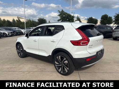 Crystal White 2023 Volvo XC40 Ultimate