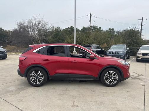 2020 Ford Escape SEL