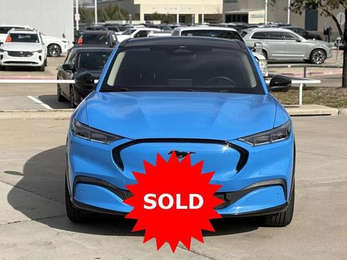 2022 Ford Mustang Mach-E Premium