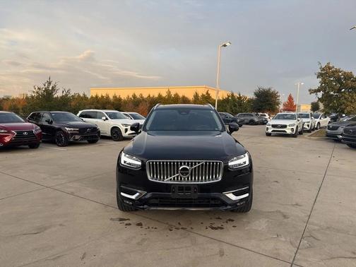 2024 Volvo XC90 B6 Plus Bright Theme