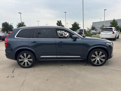 2024 Volvo XC90 B5 Plus