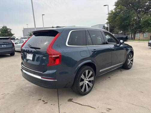 2024 Volvo XC90 B5 Plus