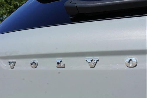 2025 Volvo XC40 B5 AWD
