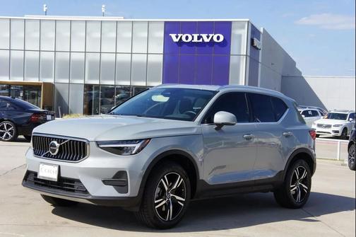 2025 Volvo XC40 B5 AWD