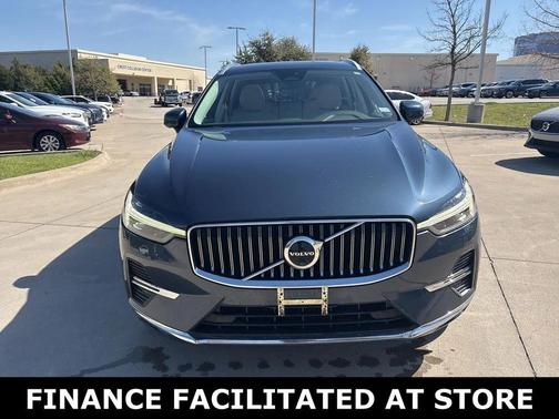 2023 Volvo XC60 B5 Plus Bright Theme